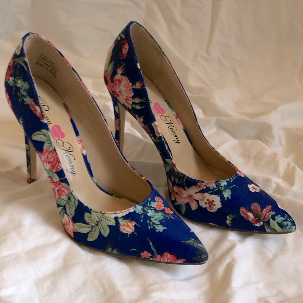 PENNY LOVES KENNY Floral Pumps (US 8M [fits like 8.5?])